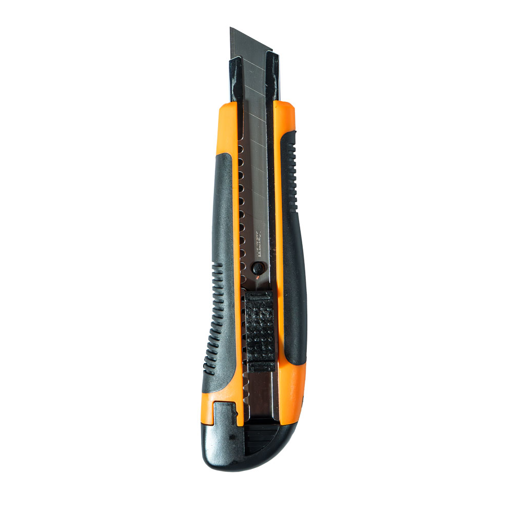 CUTTER PLASTICO 18MM LUSQTOFF